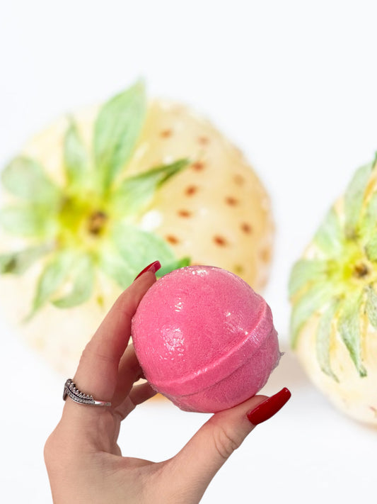 Bombe de bain effervescente fraise blanche