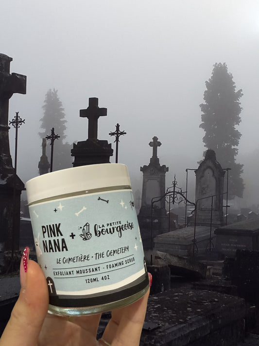 Exfoliant moussant Le cimetière